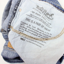 Load image into Gallery viewer, LEVIS 505 Jeans Mid Blue | W37 L32