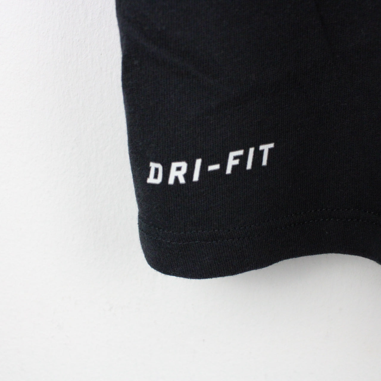 NIKE T-Shirt Black | Medium