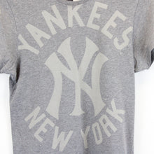 Load image into Gallery viewer, MLB MAJESTIC New York YANKEES T-Shirt Grey | XS
