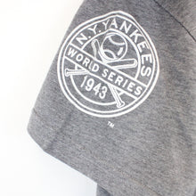 Load image into Gallery viewer, MLB MAJESTIC New York YANKEES T-Shirt Grey | XS

