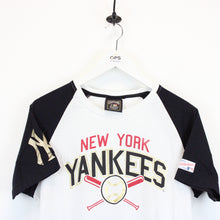 Load image into Gallery viewer, Womens MAJESTIC New York YANKEES T-Shirt White | Medium
