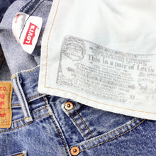 Load image into Gallery viewer, LEVIS 501 Jeans Mid Blue | W32 L30
