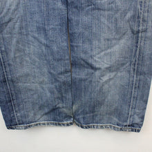 Load image into Gallery viewer, Womens LEVIS 501 Jeans Mid Blue | W26 L32
