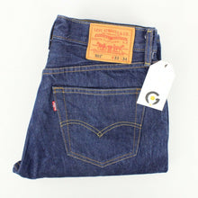 Load image into Gallery viewer, Mens LEVIS 501 Jeans Dark Blue | W31 L32
