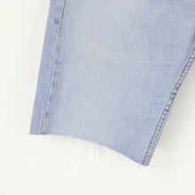 Load image into Gallery viewer, Mens LEVIS 501 Shorts Light Blue | W31
