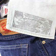 Load image into Gallery viewer, Womens LEVIS 501 Jeans Dark Blue | W32 L26
