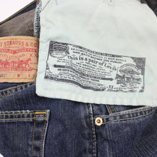 Load image into Gallery viewer, LEVIS 501 Jeans Dark Blue | W36 L30
