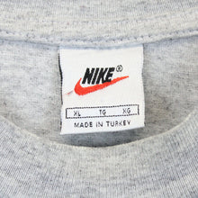 Load image into Gallery viewer, NIKE 90s T-Shirt Grey | XL
