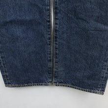 Load image into Gallery viewer, LEVIS 501 Jeans Mid Blue | W33 L32
