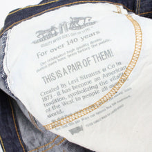 Load image into Gallery viewer, LEVIS 569 Jeans Dark Blue | W40 L32
