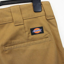 Load image into Gallery viewer, DICKIES Trousers Brown | W34 L28
