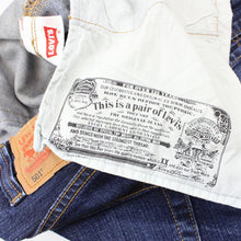 Load image into Gallery viewer, LEVIS 501 Jeans Dark Blue | W40 L30
