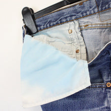 Load image into Gallery viewer, LEVIS 501 Jeans Mid Blue | W32 L32
