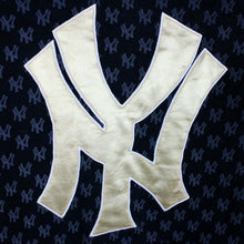 Load image into Gallery viewer, MAJESTIC New York YANKEES Hoodie Black | Medium
