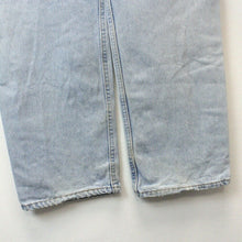 Load image into Gallery viewer, LEVIS 501 Jeans Light Blue | W38 L30
