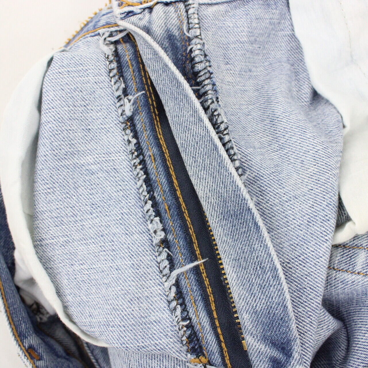 Mens ARMANI 90s True Blue Jeans Light Blue | W36 L32