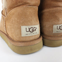 Load image into Gallery viewer, Womens UGG Boots Bailey Button Tan | UK 5
