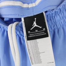 Load image into Gallery viewer, Mens JORDAN 00s North Carolina TAR HEELS Shorts Blue | Medium
