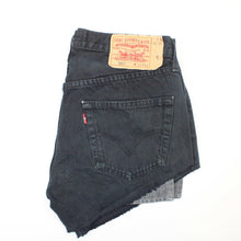 Load image into Gallery viewer, Womens LEVIS 501 Shorts Black | W32
