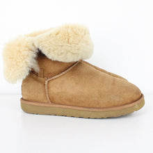 Load image into Gallery viewer, Womens UGG Boots Bailey Button Tan | UK 5
