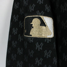Load image into Gallery viewer, MAJESTIC New York YANKEES Hoodie Black | Medium

