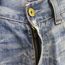 Load image into Gallery viewer, LEVIS 506 Jeans Blue | W34 L34
