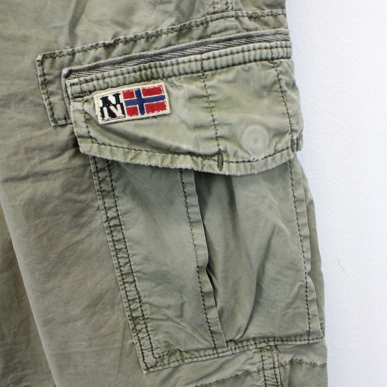 NAPAPIJRI Shorts Green | Medium