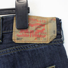 Load image into Gallery viewer, LEVIS 501 Jeans Dark Blue | W40 L34
