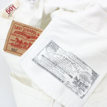 Load image into Gallery viewer, LEVIS 501 Jeans White | W33 L32
