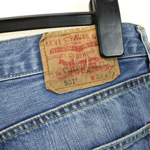 Load image into Gallery viewer, LEVIS 501 Jeans Mid Blue | W33 L30
