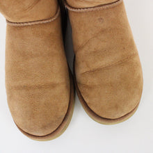 Load image into Gallery viewer, Womens UGG Boots Bailey Button Tan | UK 5
