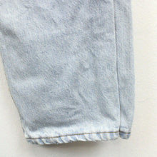 Load image into Gallery viewer, Womens LEVIS 501 90s Jeans Light Blue | W32 L34
