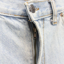 Load image into Gallery viewer, LEVIS 501 Jeans Light Blue | W31 L32
