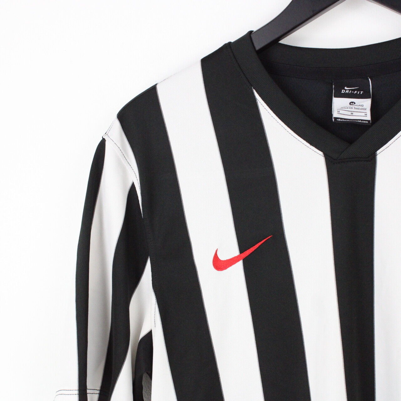 Mens NIKE 00s Referee T-Shirt White | Medium