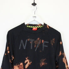 Load image into Gallery viewer, NIKE Sweatshirt Black | Medium
