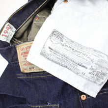 Load image into Gallery viewer, LEVIS 501 Jeans 1947 Edition Indigo | W30 L36
