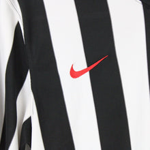 Load image into Gallery viewer, Mens NIKE 00s Referee T-Shirt White | Medium
