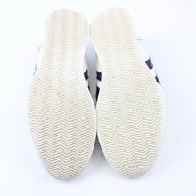 Load image into Gallery viewer, REEBOK Classic Trainers White | UK 9
