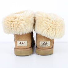 Load image into Gallery viewer, Womens UGG Boots Bailey Button Tan | UK 5
