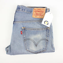 Load image into Gallery viewer, LEVIS 505 Jeans Light Blue | W36 L30
