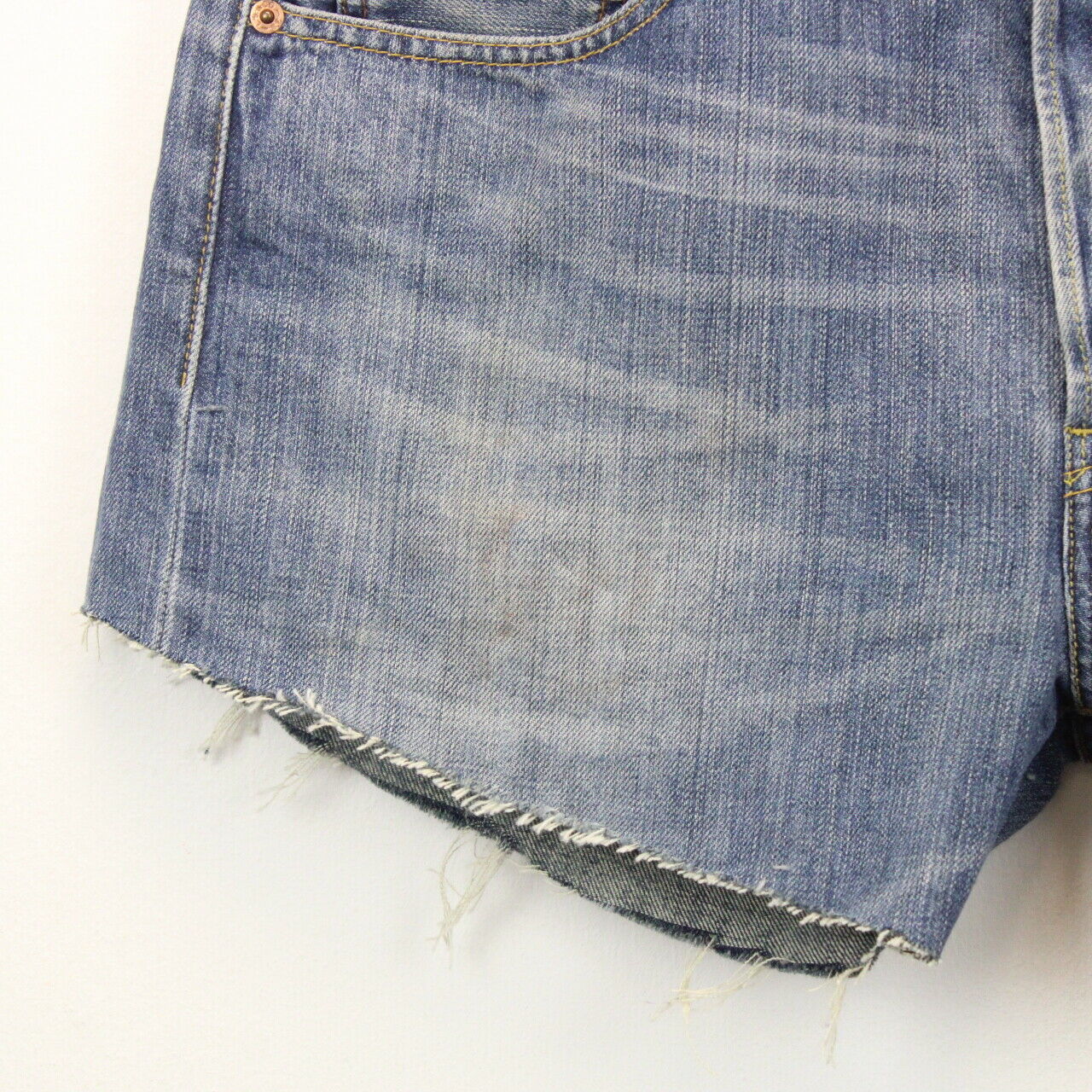 Womens LEVIS 501 Shorts Mid Blue | W33