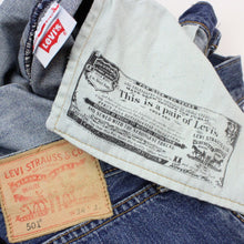 Load image into Gallery viewer, LEVIS 501 Jeans Blue | W34 L32
